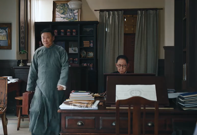 《暗夜与黎明》老默哭了,尊敬十年的恩人,竟是自己的仇人