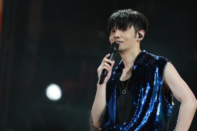 全面开启预售!2023贵阳第一场演唱会,与李荣浩一起「纵横四海」