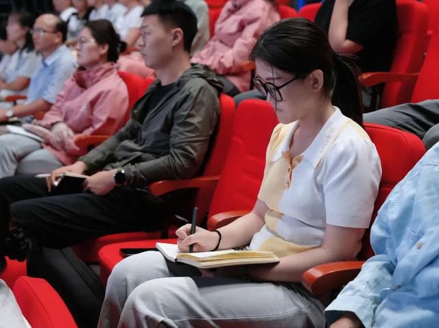 “云端”相约 ,“跨屏”牵手!徐奎两地融媒开展远程教学培训,共话媒体新发展