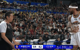 0.5倍慢镜头还原,莫兰德不满判罚吃T,崔老师经典“找补哨”