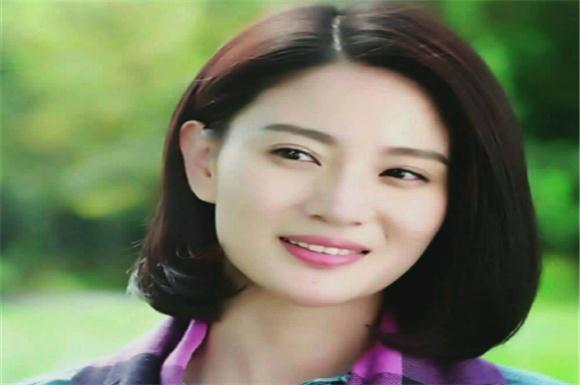 女星出道11年无绯闻，军旅剧和吴京搭档走红，34岁的她如少女