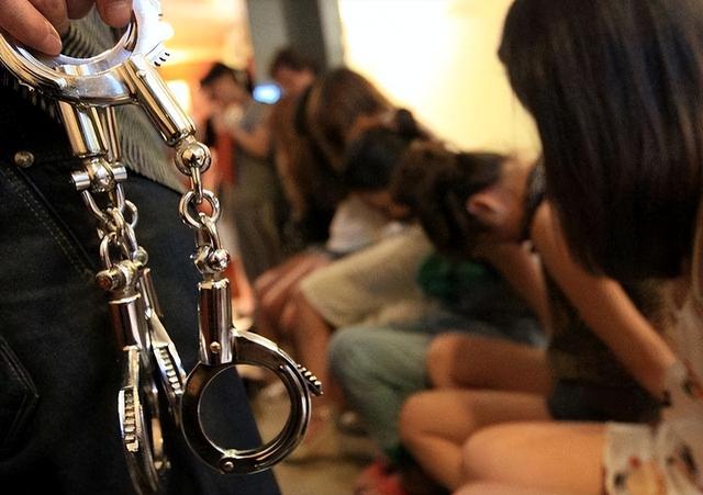内蒙一女子,与多名男子聚众淫乱,被捕后称:我这是性自由