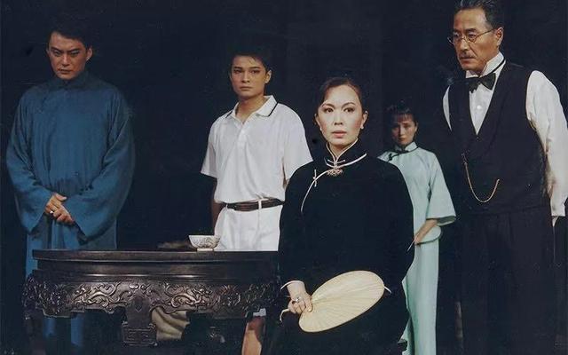 新版北京首演,经久不衰的《雷雨》每一版都各有千秋丨揭秘