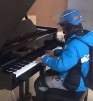 食色大陆吧(弹钢琴的快递员和过劳的年轻人：从工人文化宫到“水晶宫”)