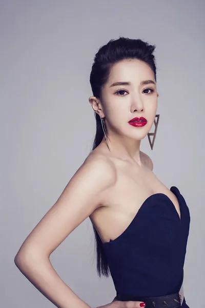 跨界女神张暖雅:荧幕背后的故事,竟如此激励人心?