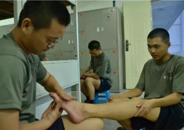 你可以没听过这样的军歌，但不能不知道这些催泪的歌词