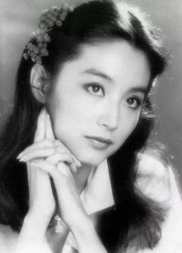 林青霞18岁女儿素颜照曝光,被夸像妈妈!马上有网友不同意了