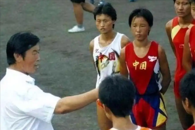 虐待殴打、逼迫队员服禁药、集体割阑尾,冠军教练马俊仁有多离谱