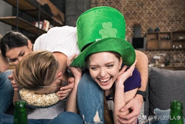惊呆,原来绿帽是由皇帝开的头,难怪现在有增多的迹象,悲哀
