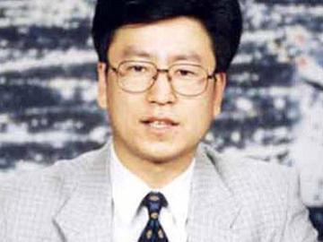 事实证明,“跌落神坛”的白岩松,已经走上了另一条大道
