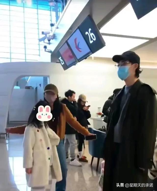 伊能静全家游欧洲,9岁女儿成翻译,让人感叹母女之间的深厚默契