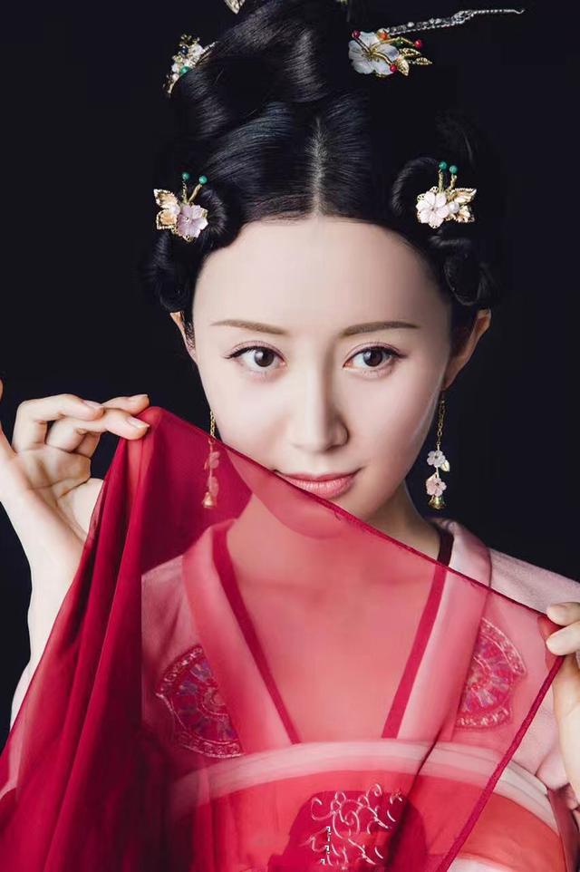 舒畅《大唐荣耀》饰 慕容林致，蕙质兰心，生性温婉、善良、端庄