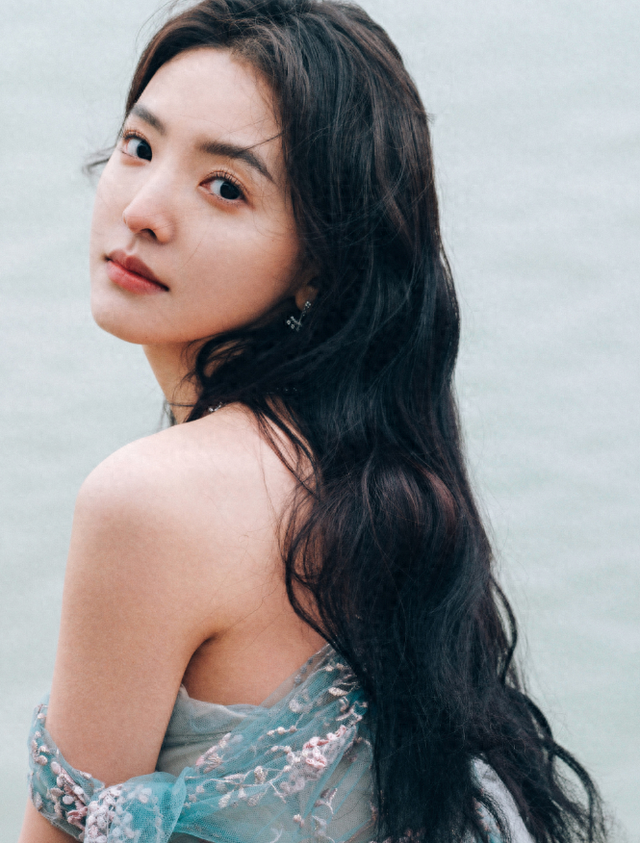清纯天花板!初恋女神的身材太炸了