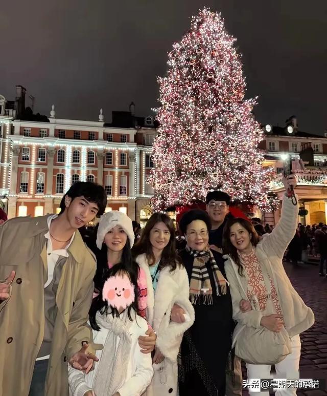 伊能静全家游欧洲,9岁女儿成翻译,让人感叹母女之间的深厚默契