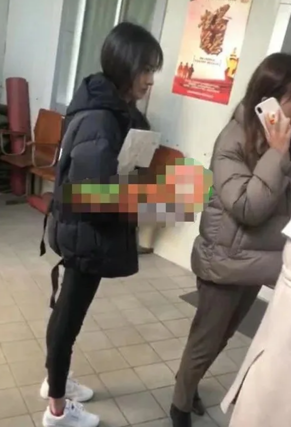 代孕、弃养、录音带实锤!29岁魔幻少女郑爽的至暗时刻