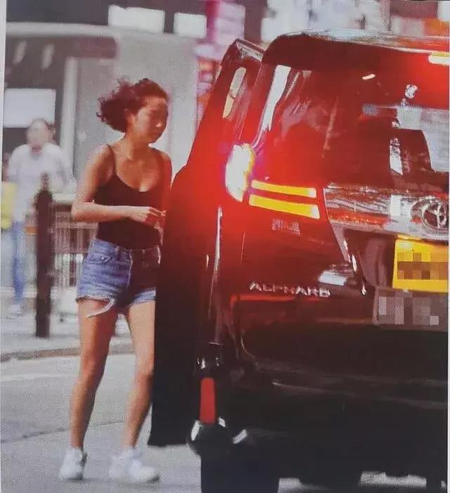 林青霞18岁女儿素颜照曝光,被夸像妈妈!马上有网友不同意了