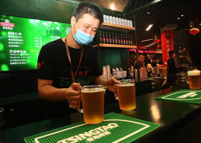 佳酿畅饮,夏夜狂欢,上海松江青岛啤酒节激情开幕……