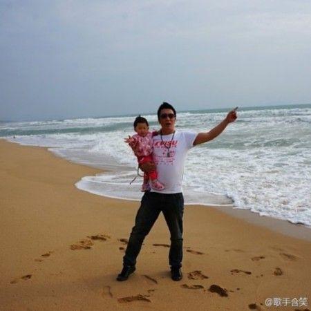 还记得唱《飞天》的含笑吗，事发后妻子对他不离不弃
