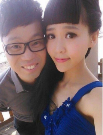王迅当选四川文联副主席!西装革履变帅气,娶小18岁娇妻婚姻幸福
