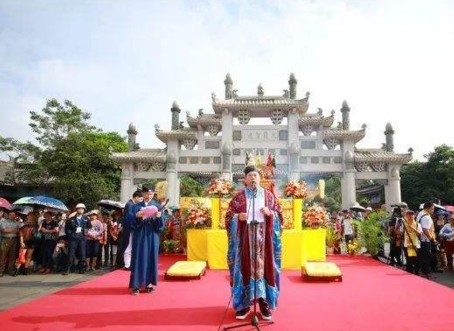 19年被绑架的陆万祯有多壕?道长父亲3.75亿包山头,母亲15家公司