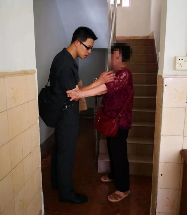 房屋被查封,还让父母阻拦法院执行,三水一处房屋被强制腾空