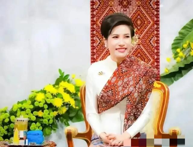 泰国王室《甄嬛传》继续演绎,贵妃诗妮娜诞下小公主,获新赐名妠