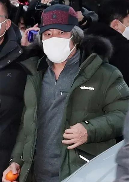 刚开播收视就飙上13.5%,这部复仇爽剧太生猛