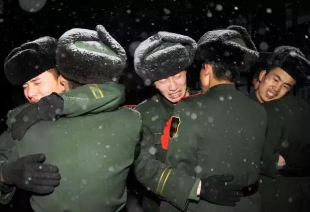 你可以没听过这样的军歌，但不能不知道这些催泪的歌词