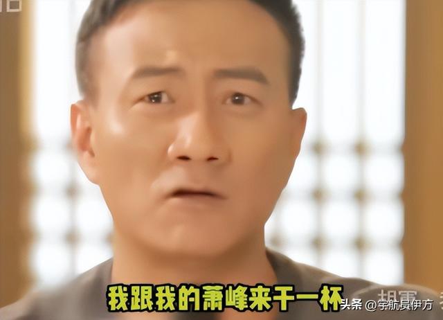 兜来转去,原来胡军的父母是他们夫妻俩!难怪能红遍大江南北