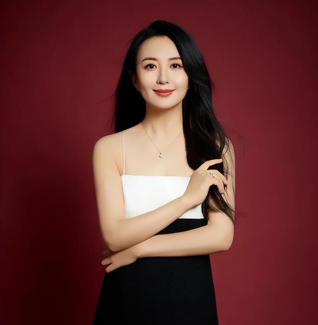 杨童舒:和老公相爱至今,我不是于和伟的老婆,老公是普通商人