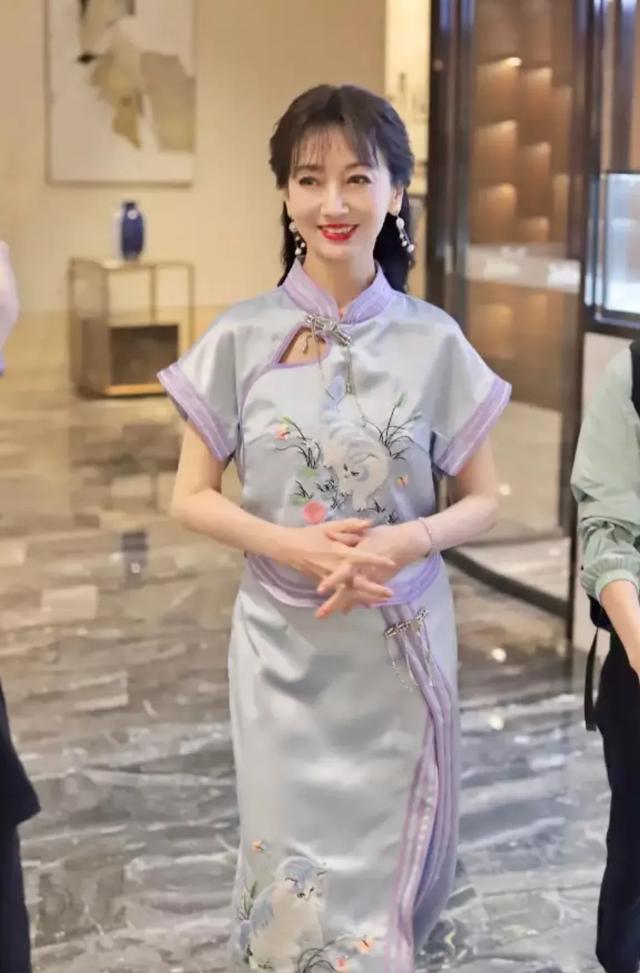从白素贞到时尚女王,赵雅芝70岁冻龄真相
