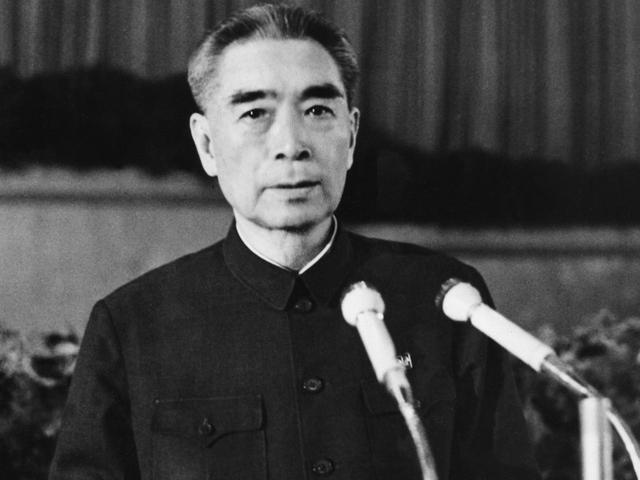 70年代,国宝九龙杯被外国人偷走,周恩来只用一招,让其失而复得