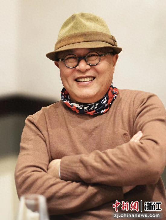 华人艺术家晨晓:艺术家的责任不仅在作品还应在社会