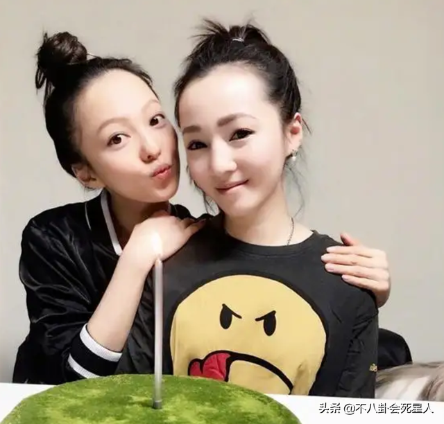 昙花一现的明星家属,靠姐姐出道,自己却没真本事,只能被淘汰
