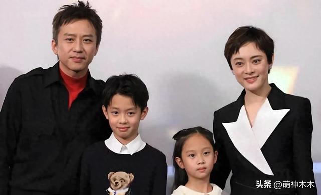 45岁邓超看儿子打球被偶遇,胡子花白显沧桑,知情人曝白发原因