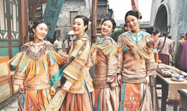 曝朱一龙与18线演员相恋,陪女友打游戏还当众牵手?工作室辟谣