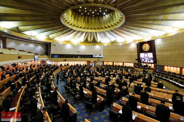 泰国立法议会:哇集拉隆功继位为新国王