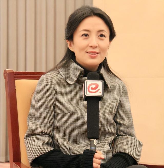 杨童舒:和老公相爱至今,我不是于和伟的老婆,老公是普通商人