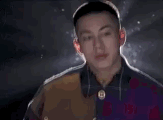红人馆|300个练习生喊全民制作人,这次真迎男而上