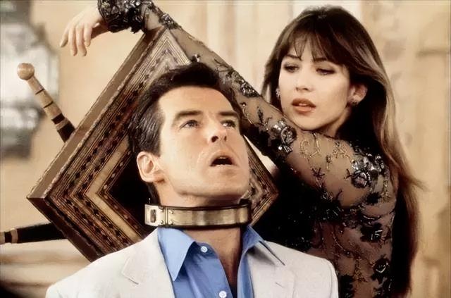 宠妻标杆“007”:结婚28年,妻子胖到260斤也不嫌弃,只爱她一人