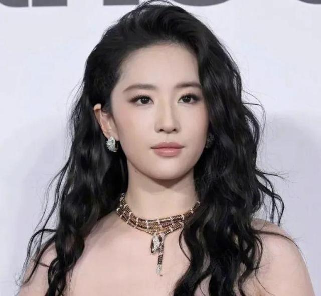 刘亦菲至今单身，背后原因竟在她自己身上！