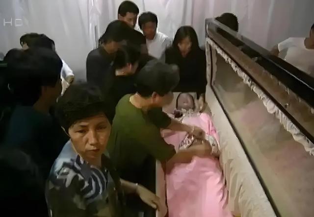 一代歌后邓丽君在泰国香消玉殒,其去世之谜为何疑点重重?