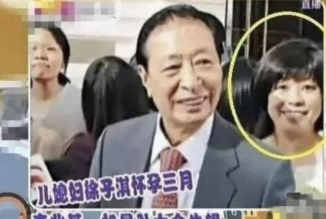 徐子淇近照曝光，曾被夸“豪门贵妇相”的她，如今面相怎么变了？