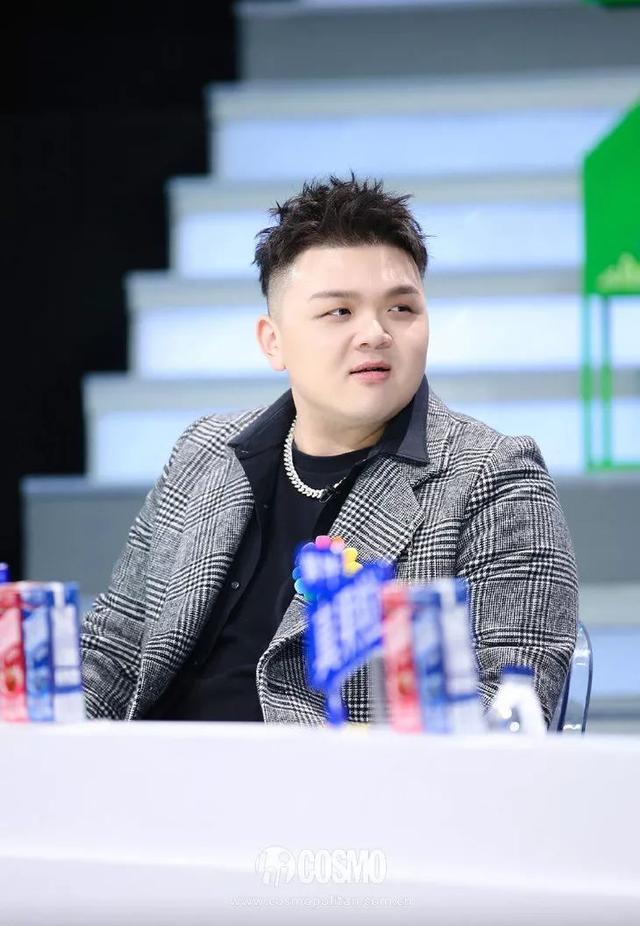 红人馆|300个练习生喊全民制作人,这次真迎男而上