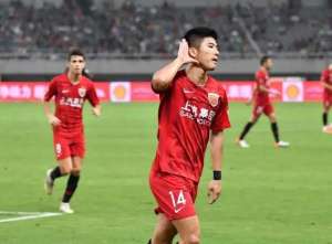 李圣龙(对话｜三首歌唱出中国足球心路，“歌王”李圣龙还有留洋梦)