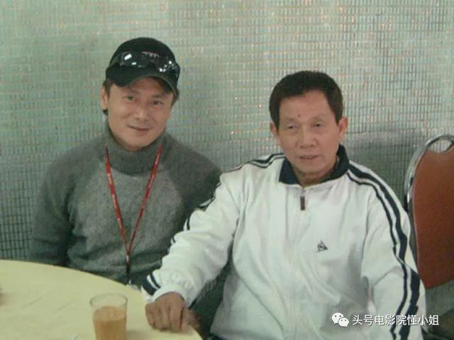 刘家辉中风10年露面,轮椅代步,败给成龙的《醉拳3》令人叹息