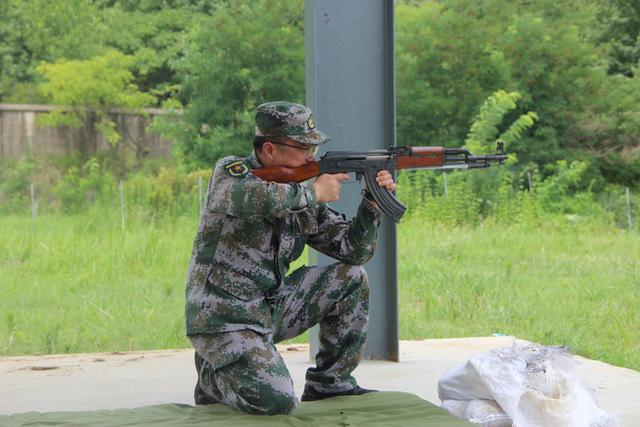 一样党旗别样红——安徽省蚌埠市淮上区人武部预建党组织在组训现场发挥大作用