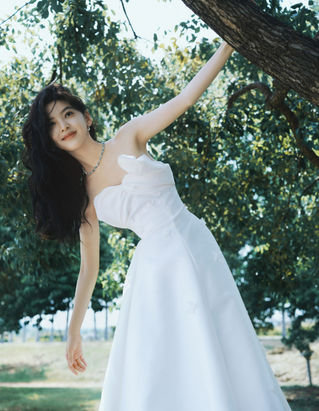 清纯天花板!初恋女神的身材太炸了
