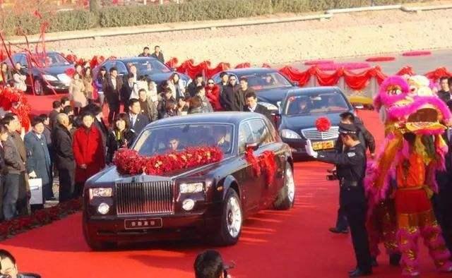 19岁那一年,我就搞定了年级最帅的男生,嫁入豪门
