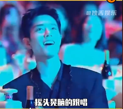 大湾区这夜,70岁成龙唱歌抢拍真尴尬,樊振东忘关麦乱说话丢大人